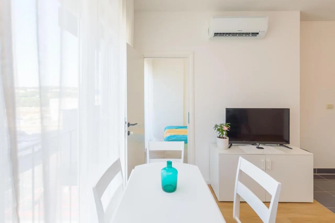 Gigo Apartment Pula 0*,